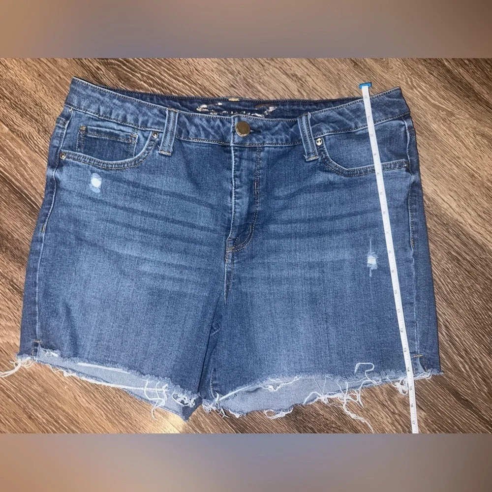 Seven7 Weekend Short Blue Denim Distressed Shorts Size 14